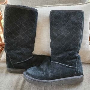 Woman's UGG Quilted Suede Boots